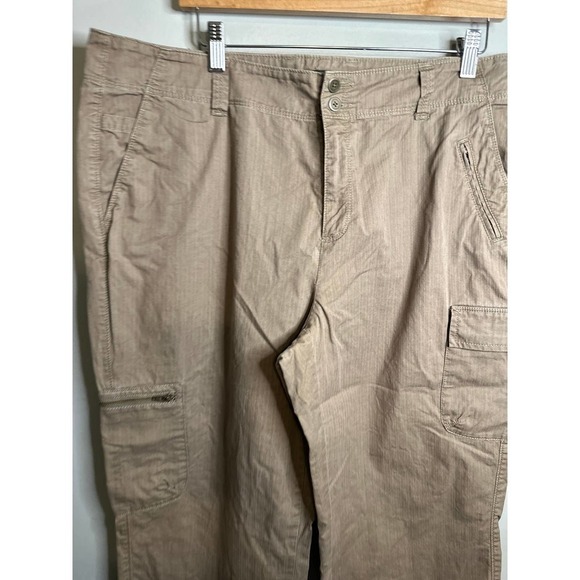 Eddie Bauer‎ Cargo Crop Mercer Fit Pants - Size 18 - Picture 2 of 5